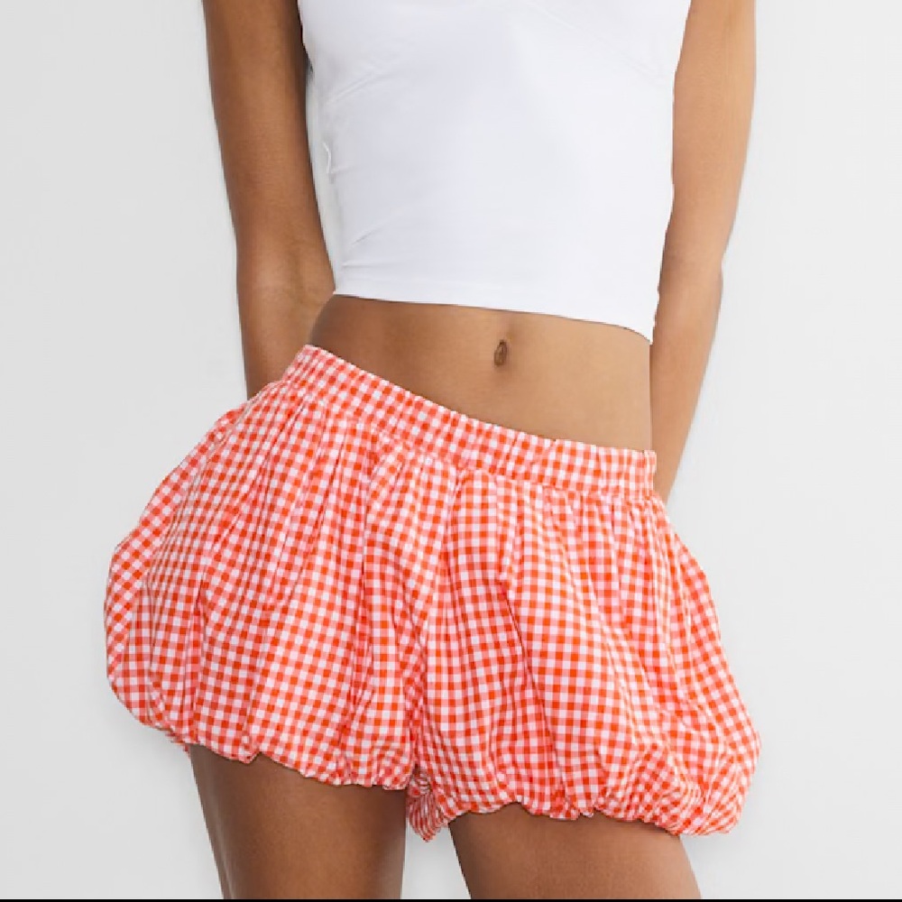 NWOT Aritzia Poplin Bubble Short ❤️ - Picture 2 of 8